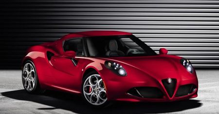 Alfa Romeo 4C zapowiedziana - pierwsze zdjęcia wnętrza [aktualizacja]