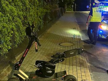 Zderzenie hulajnogarzy. 47-latek wymusił pierwszeństwo na 15-latku. Obaj byli pijani