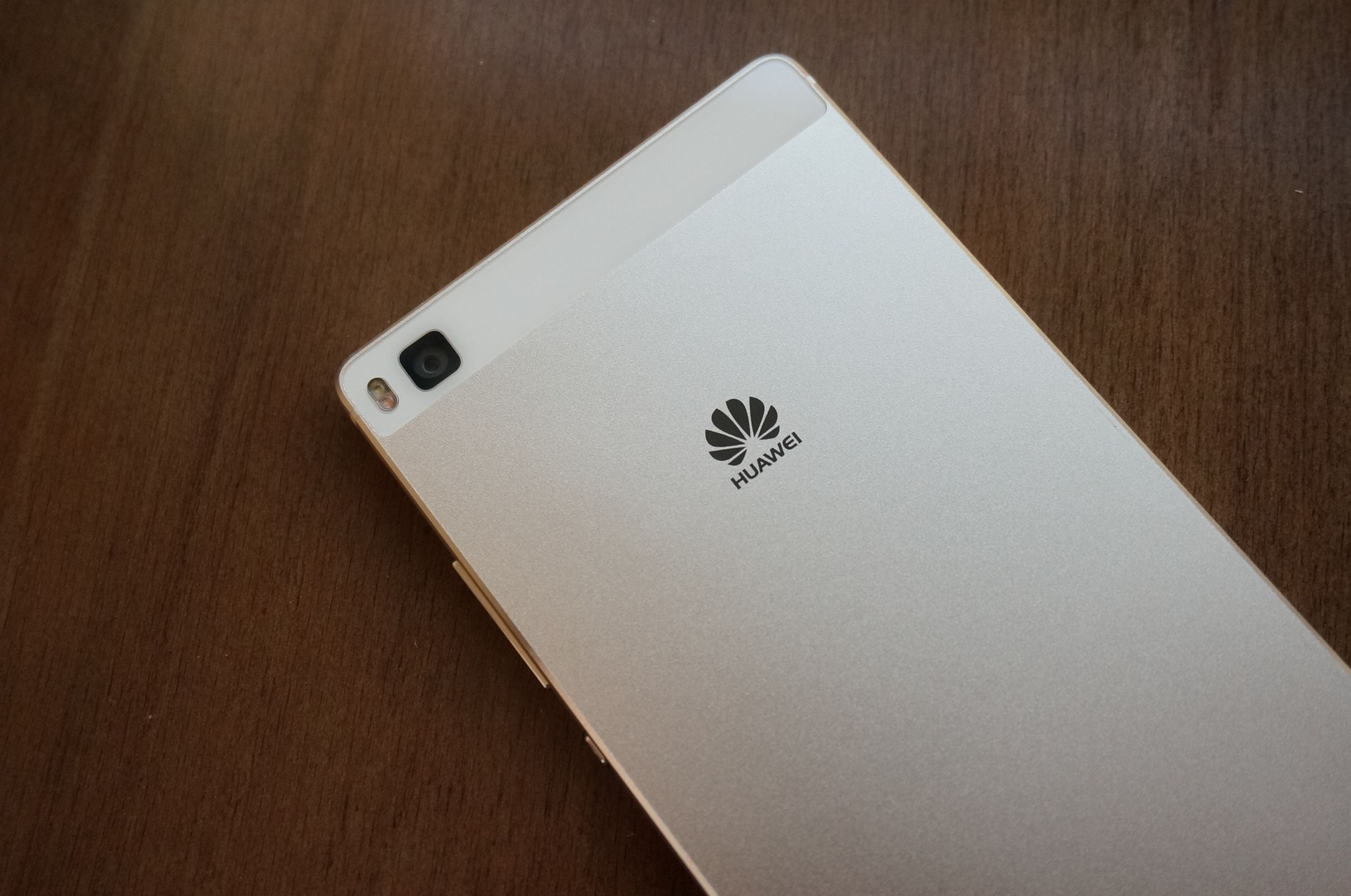 Huawei P8 oraz 6,8-calowy P8max oficjalnie 27