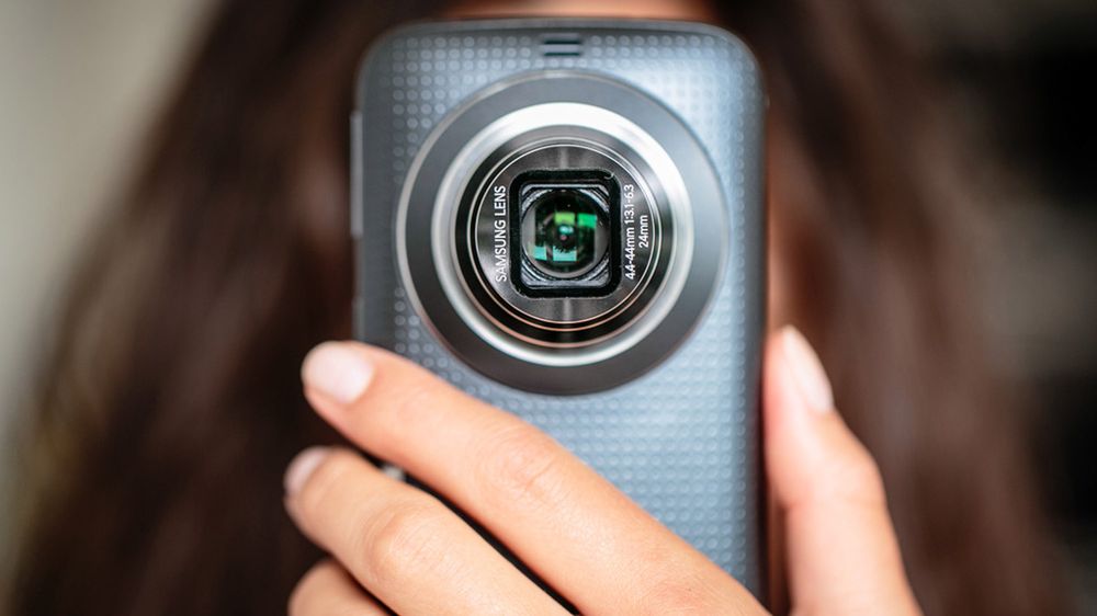 Samsung Galaxy K Zoom. Czy smartfon z zoomem x10 może zastąpić aparat kompaktowy? 1