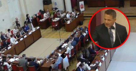 Nerwowo w Warszawie. Trzaskowski ostro o radnych z PiS. Jest nagranie