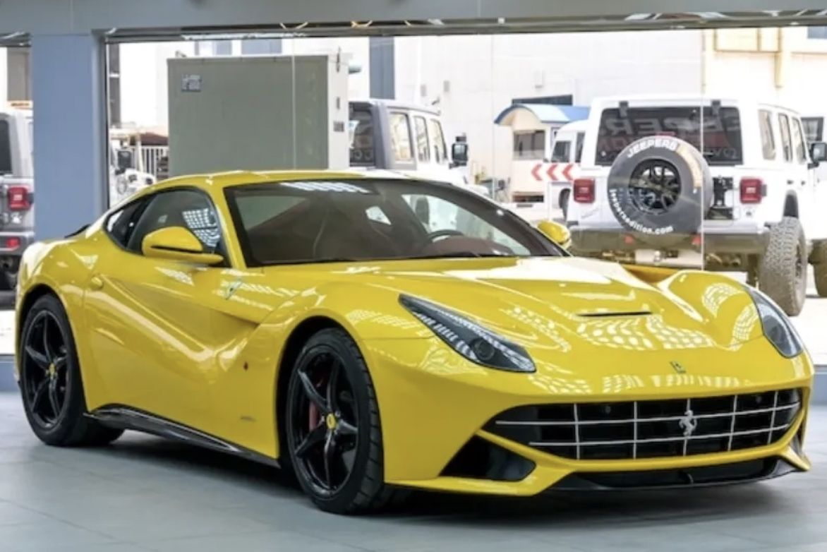 "Lewy" posiada także Ferrari F12 Berlinetta (zdj. poglądowe)