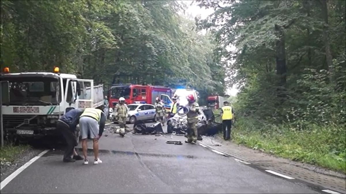 Tragiczny wypadek w Wielichowie. Nie żyje kierowca BMW. Fot: screen/