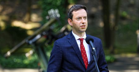 Marcin Ociepa pozostaje wiceszefem MON. Wcześniej podał się do dymisji