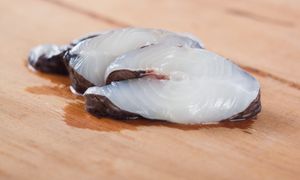 Przegrywa z dorszem, a to błąd. Jedz bez obaw o rtęć