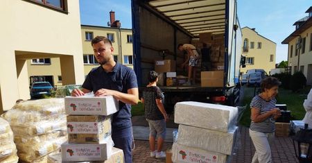 Finał akcji „Tornister Pełen Uśmiechów” – Pomoc dla dzieci z Burundi i Charkowa
