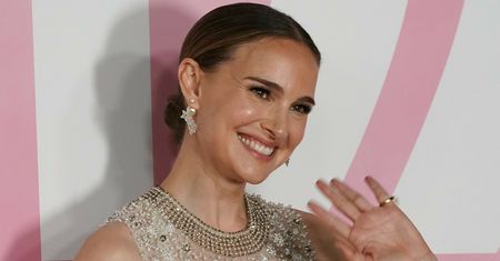 Przeniosła nas sto lat wstecz. Natalie Portman w zjawiskowej kreacji