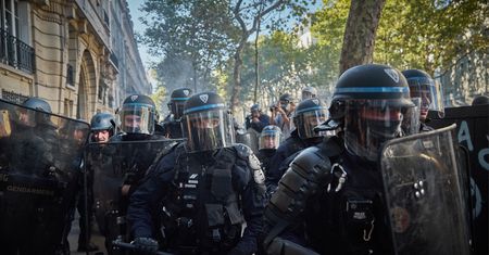 Policja mobilizuje 5 tys. funkcjonariuszy. Paryż szykuje się na protesty