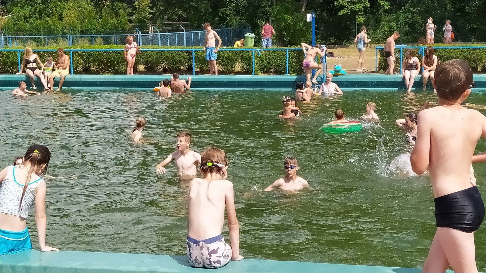 Basen przy Strzeleckiej w Lesznie