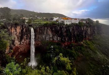 Zjawisko niespotykane od lat. Na wyspie w Europie nagle pojawiły się wodospady