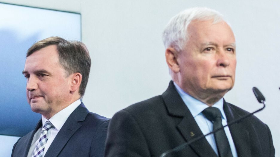 Konferencja lider�w Zjednoczonej Prawicy26.09.2020 Warszawa Spotkanie liderow Zjednoczonej prawicy  fot. Andrzej Iwanczuk/REPORTER
N/z: Jaroslaw Kaczynski, , Zbigniew Ziobro Podpisanie umowy koalicyjnejAndrzej Iwanczuk/REPORTER