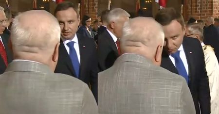 Duda podaje rękę Lechowi Wałęsie