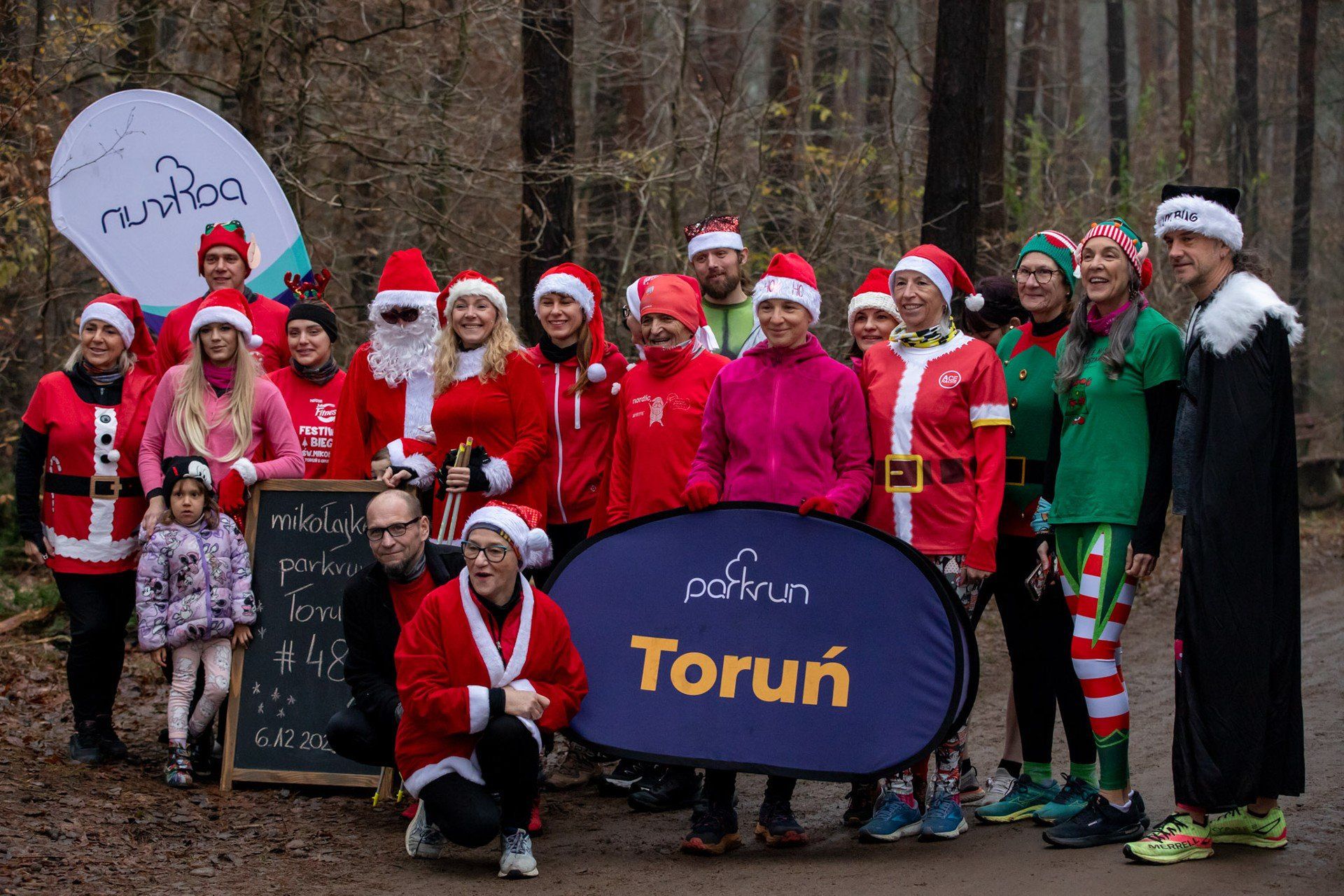 Parkrun Toruń w mikołajkowych klimatach