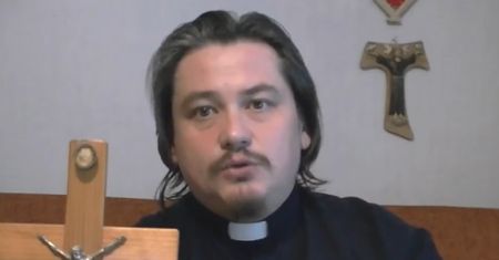 Młodzież odwraca się od Kościoła. Ksiądz interweniuje