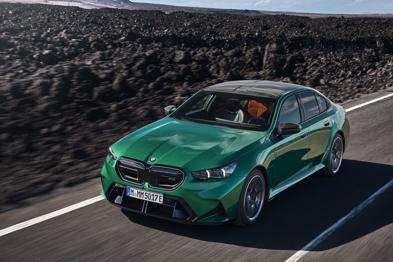 BMW aktualizuje swoją gamę. Elektryki z większym zasięgiem, ale V8 traci moc