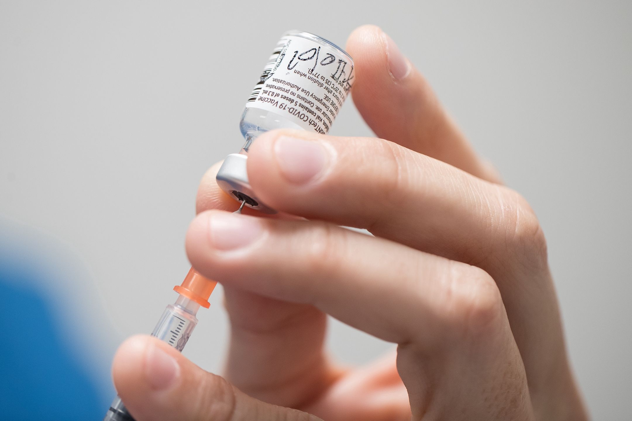 Kontrowersje wokół szczepień. Polacy zmienią zdanie? "Afera zawsze źle się kojarzy"