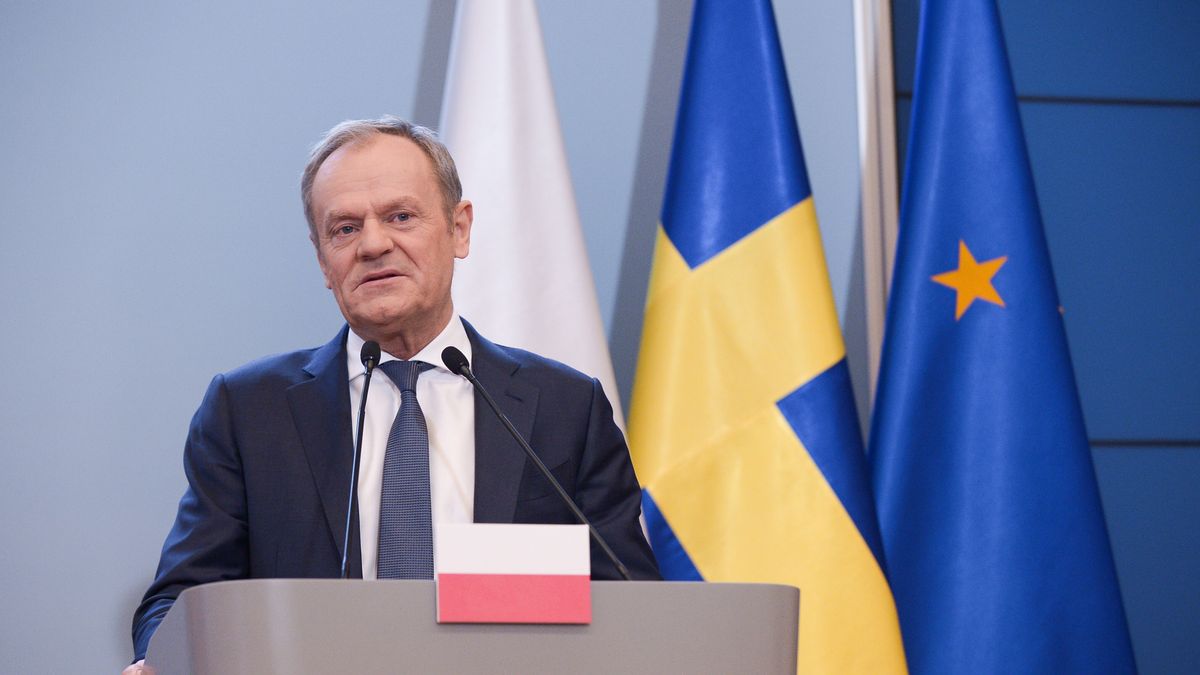 Warszawa, 19.02.2024. Premier RP Donald Tusk podczas wspólnej konferencji prasowej z premierem Szwecji Ulfem Kristerssonem, po spotkaniu w KPRM w Warszawie, 19 bm. (mr) PAP/Marcin Obara