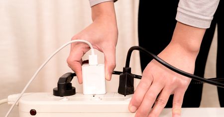 Chcesz zaoszczędzić? Te urządzenia zjadają energię, nawet gdy są wyłączone