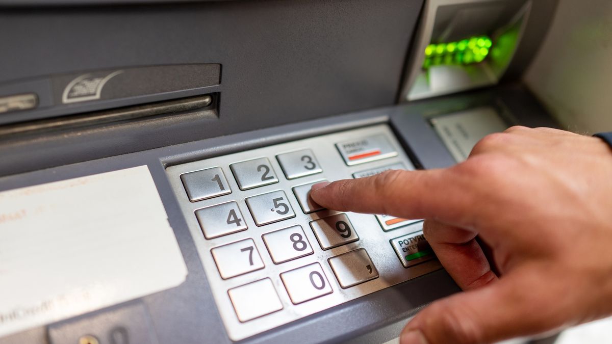Co zrobić jak bankomat nie wypłacił gotówki? 