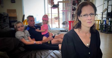 Lekarz myślał, że to grypa. Świeżo upieczona mama straciła część ucha