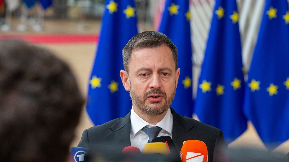 Temporary
Slovakia's prime minister Eduard Heger answers journalists' questions as he arrives to a meeting for the European Council at The European Council Building in Brussels on June 24, 2022. (Photo by NICOLAS MAETERLINCK / BELGA / AFP) / Belgium OUT
NICOLAS MAETERLINCK