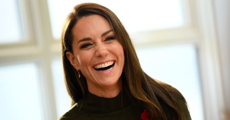 Szykowna księżna Kate na spotkaniu z matkami. Bawiły się doskonale