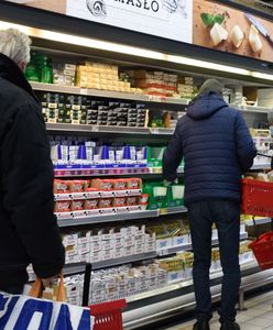 Polacy zaciskają pasa. Ale na jednym nie oszczędzają