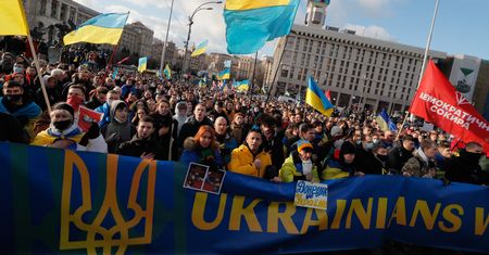 Ekonomiści kreślą 3 scenariusze konfliktu na Ukrainie. Efekty będą widoczne na złotym i GPW