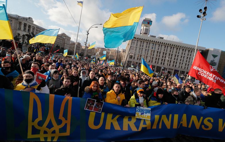 Ekonomiści kreślą 3 scenariusze konfliktu na Ukrainie. Efekty będą widoczne na złotym i GPW