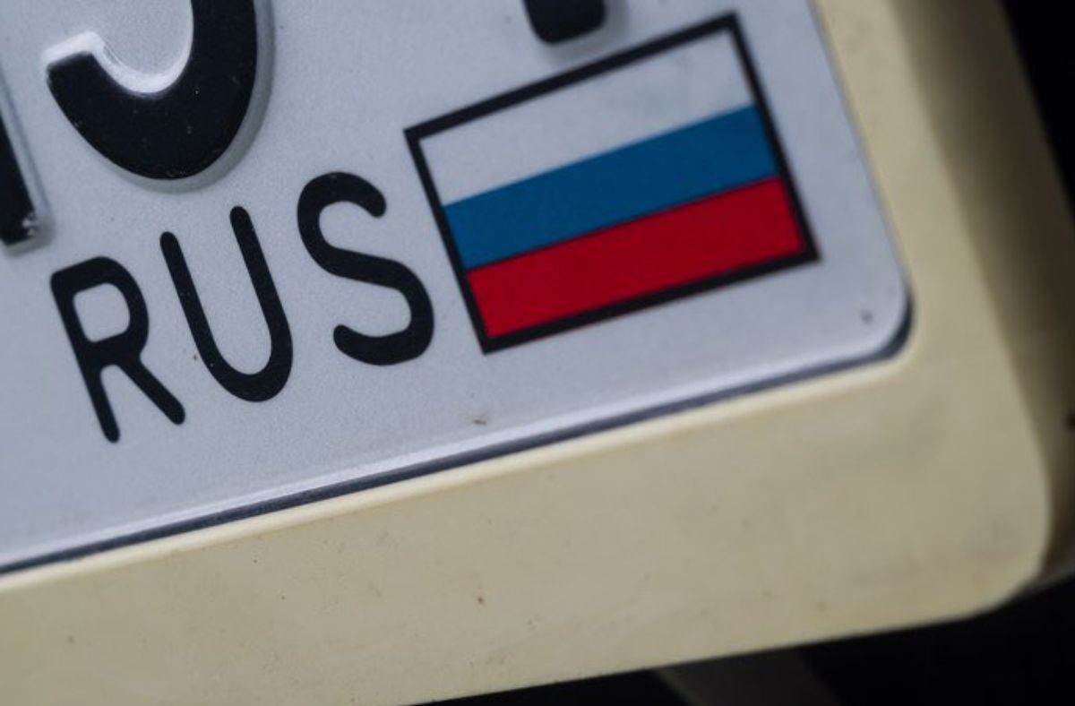 Samochody z rosyjską tablicą będą konfiskowane na Łotwie