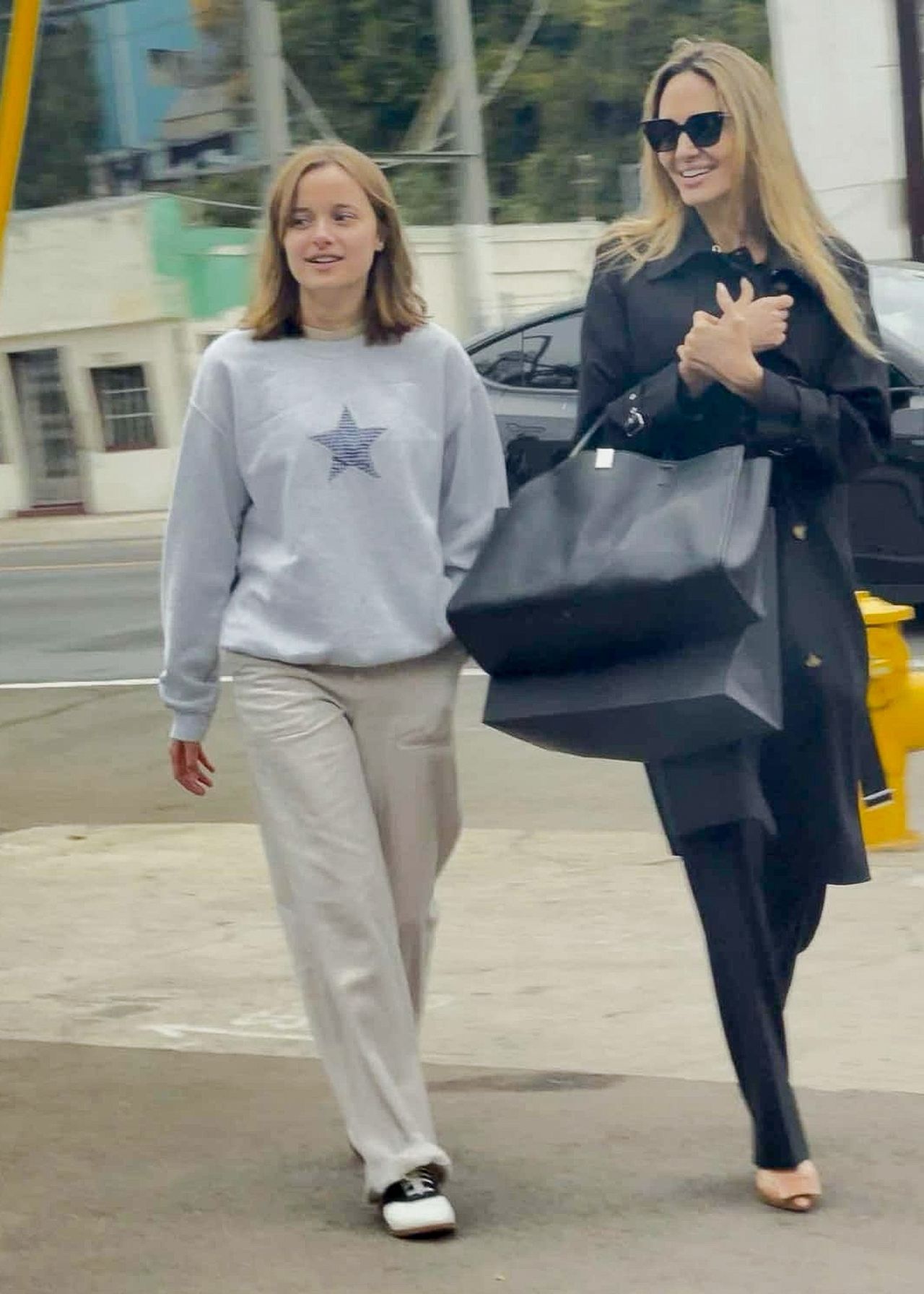 Angelina Jolie took her daughter on post-Christmas shopping.