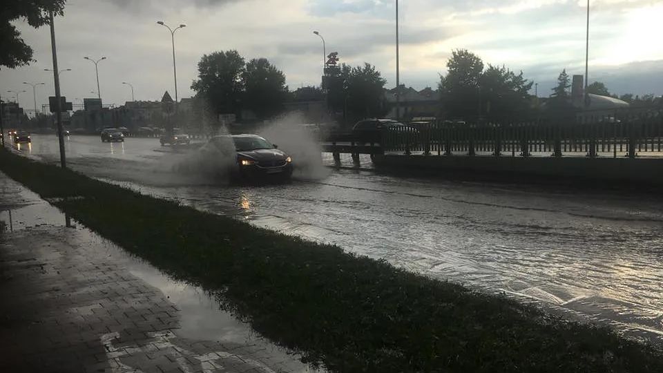 Często kierowcy całkowicie nieświadomie ochlapują pieszych