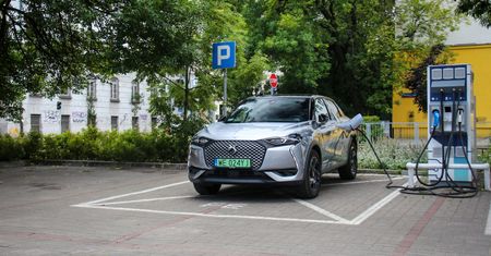 DS przechodzi na elektryki od 2024 roku. To było do przewidzenia