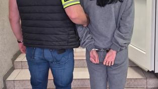 Zwabili go pod pretekstem rozmowy. 20-latek miał być więziony, bity i poniżany".