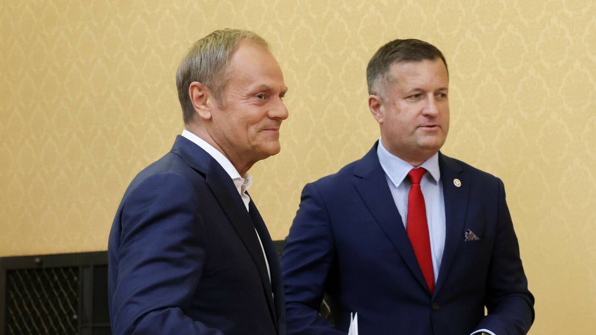 Premier Donald Tusk i szef komisji ds. wpływów rosyjskich Jarosł