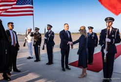 Czerwony dywan i delegacja. Pokazali, jak witano w USA Nawrockiego