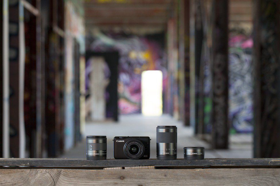 Canon EOS M10 z obiektywami