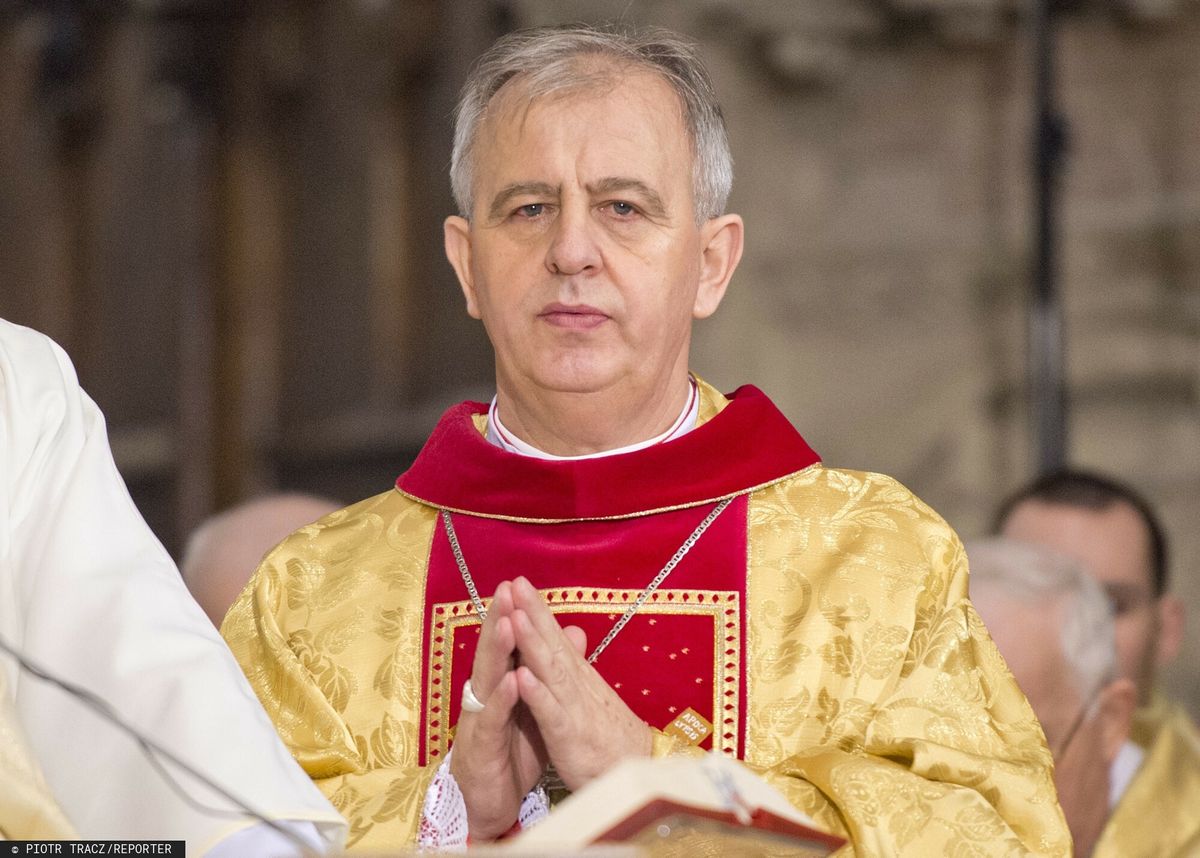 Koronawirus. Biskup Jan Piotrowski komentuje obostrzenia w kościołach