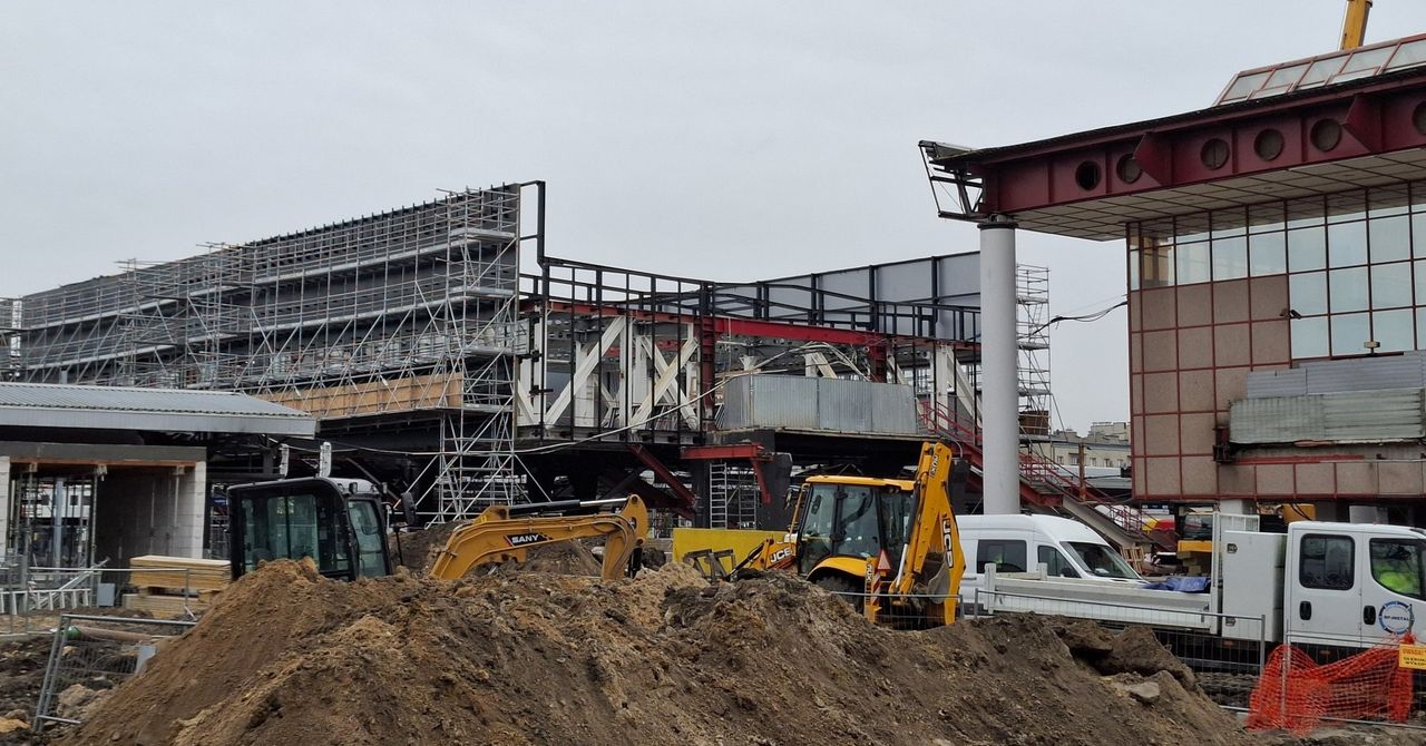 Częstochowa: Nowy dworzec PKP w rośnie w oczach. Tak postępuje budowa