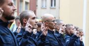 Szczecin: Ślubowanie policjantów. 44 nowych funkcjonariuszy złożyło przysięgę