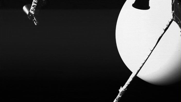 Statek kosmiczny i jego niesamowite selfie na tle Wenus 1