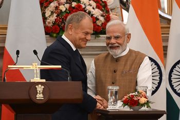 Polska bramą dla Indii, a Indie dla Polski. Tusk spotkał się z Modim