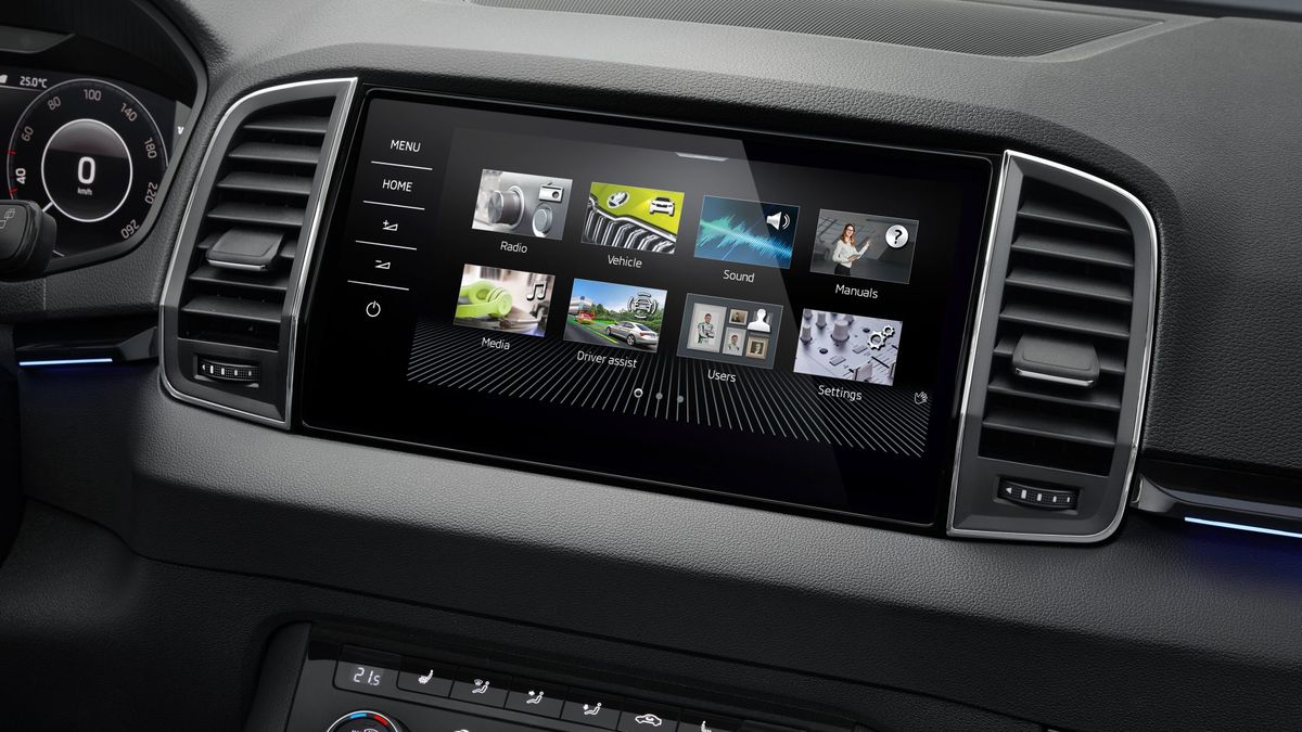 Ekran multimediów może mieć przekątną od 6,5 do 9,2 cala.