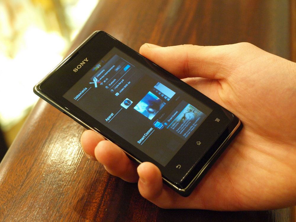Sony Xperia E Dual - ekran kiepski, ale za to jest obsługa dwóch kart SIM [test] 5