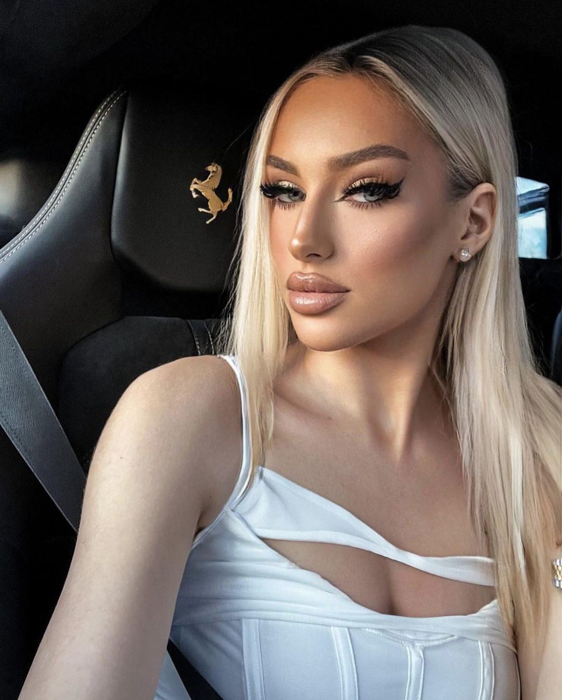 Krzysztof Stanowski zapowiada materiał z Caroline Derpienski