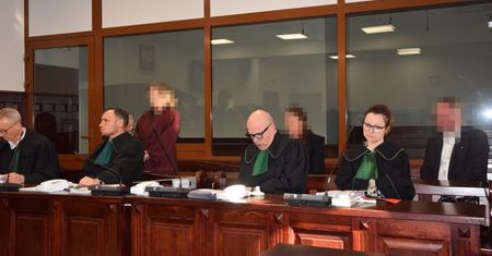 Ruszył proces w sprawie nielegalnego składowania tysięcy ton tekstyliów w Kamieńcu. "Dostawcy płacili nam za przyjęcie tych rzeczy""