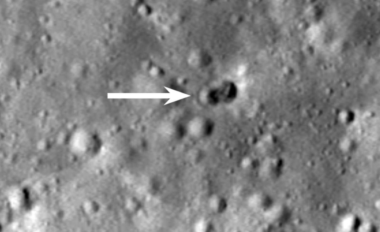 Zauważyli krater na Księżycu. Jest "dziełem" ludzi - Astronomowie odkryli tajemniczy krater na Księżycu