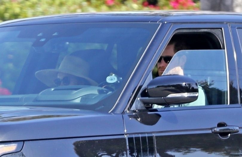 Książę Harry i Meghan Markle przyłapani podczas samochodowej przejażdżki po Santa Barbara