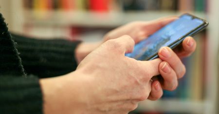 Smartfon przestanie cię "podsłuchiwać" Wystarczy kliknięcie