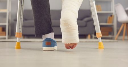 NFZ zmienia zasady leczenia. Od 2027&nbsp;r. część zabiegów zniknie z wielu szpitali